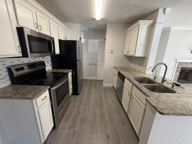 Building Photo - Lake Mary - 3 Bedroom, 2 Bathroom - $1,895.00