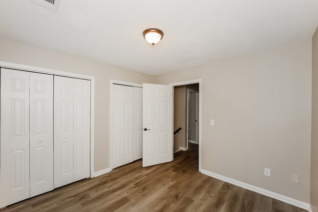 Building Photo - 15 Cityview Dr