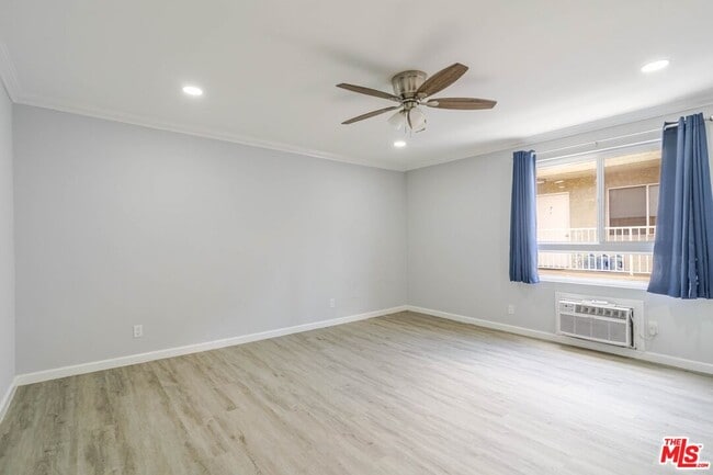 Building Photo - 10900 Blix St