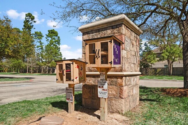Building Photo - 21126 Normandy Glen St
