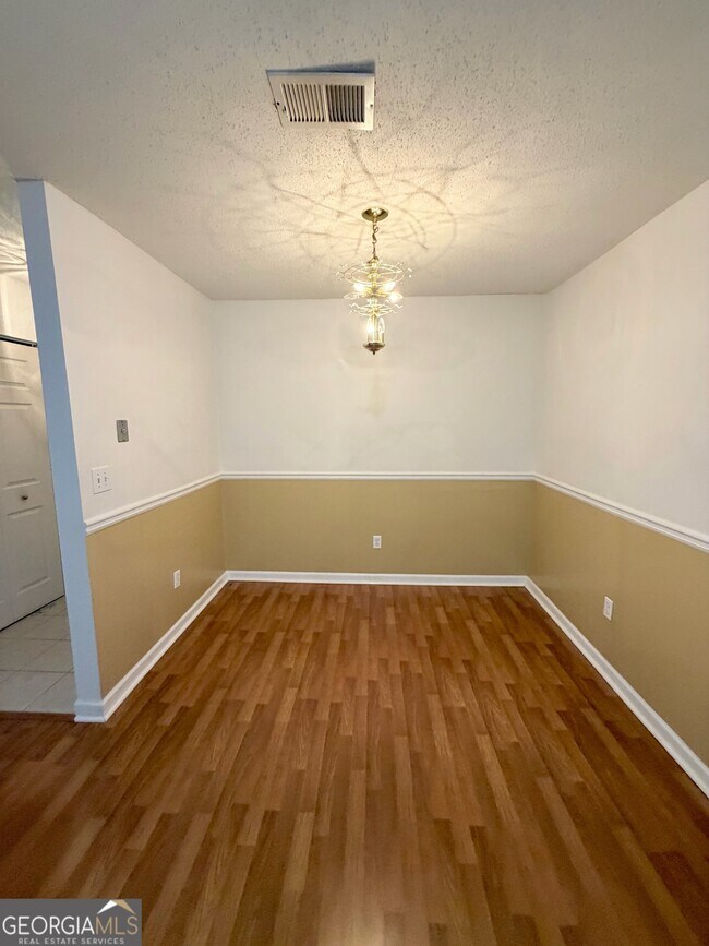 Building Photo - 3595 Woodbriar Cir