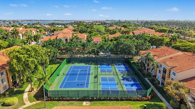 Building Photo - 180 Yacht Club Way