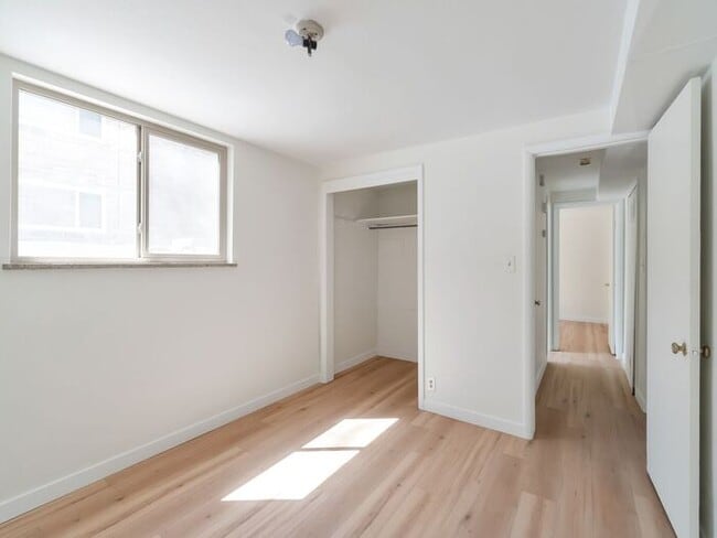 Building Photo - 2BR/1BA Garden-Level • Extra Storage • Near Wash Park