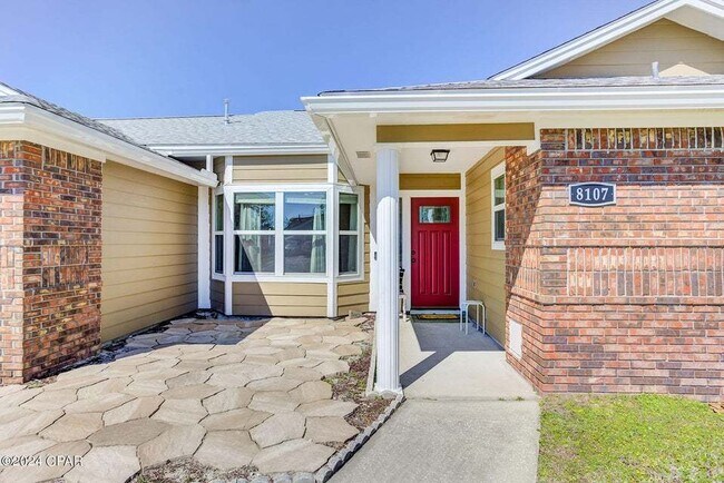 Building Photo - ** Brick Home in great neighborhood close to TAFB