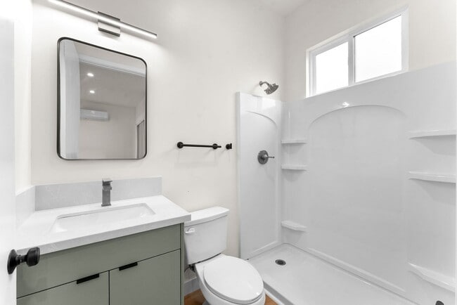 Building Photo - 2735 Broadway-7