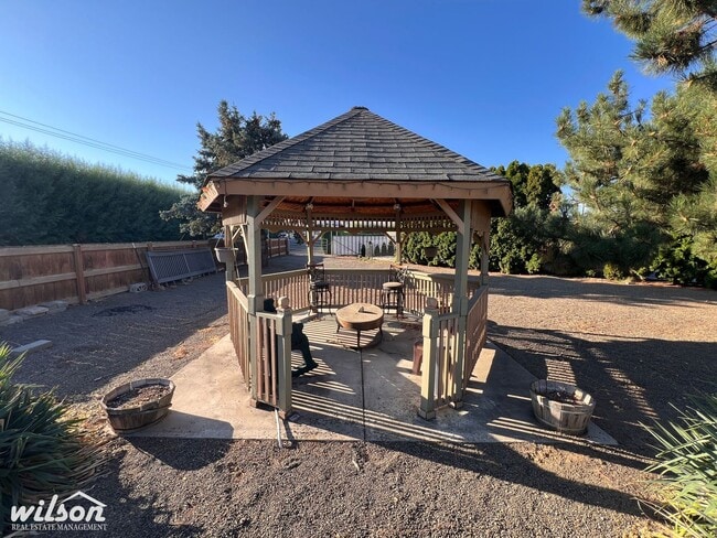 Building Photo - Spacious 3 Bed / 2 Bath Home in West Valle...