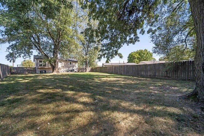 Building Photo - 299 Lombard Rd