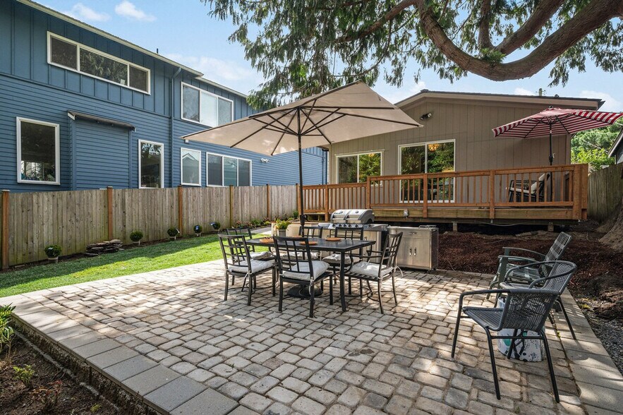 Building Photo - 4459 Brygger Dr W