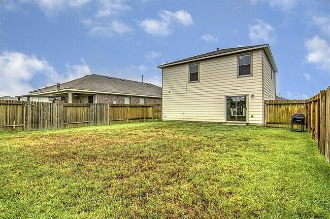 Building Photo - 8102 Yaupon View Dr