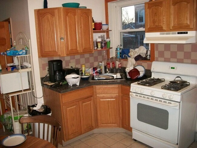 Building Photo - Brookline 4bed / 2bath available September 2026