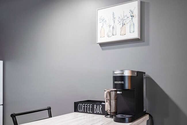 Building Photo - 30 U.S. 9W-SI ID1466760P