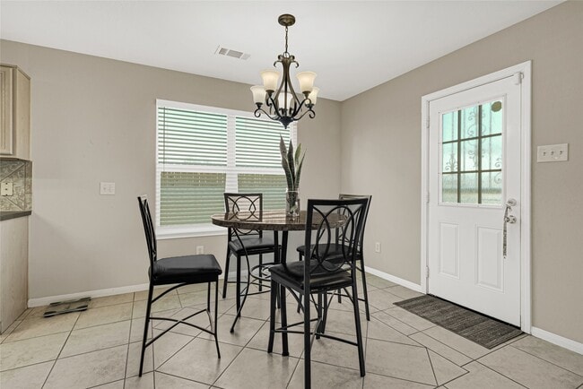 Building Photo - 8123 Solara Bend Ct