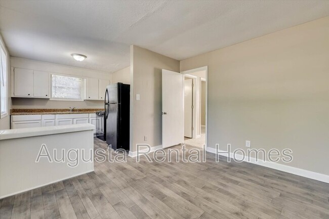 Building Photo - 319 A Verdery Drive