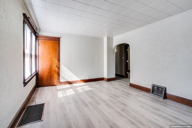 Building Photo - 1901 S Jefferson St