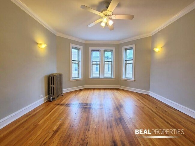 Building Photo - 0 bedroom in CHICAGO IL 60613