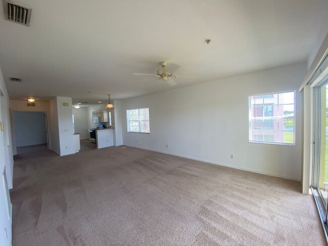 Building Photo - 2140 Heron Lake Dr