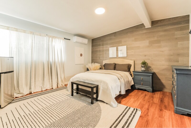 Building Photo - 1519 W 37th Pl