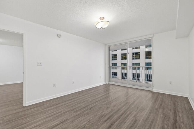 Building Photo - Brickell Bay Club