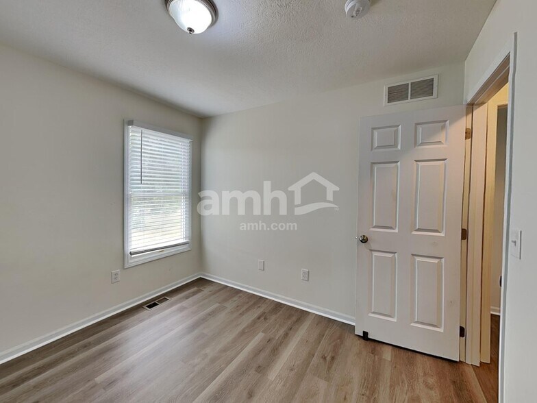 Building Photo - 5605 Stevens Dr