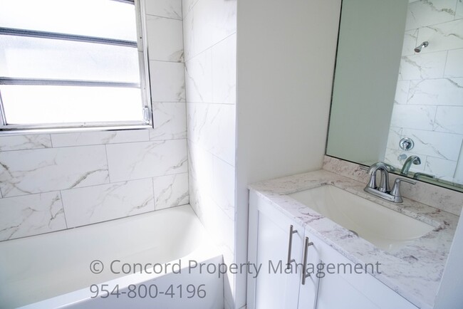 Building Photo - Newly Renovated 2 Bedroom 1 Bathroom Apart...