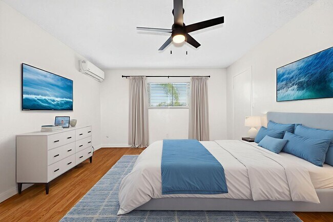 Building Photo - Spacious 3 Bedroom 1.5 Bath Townhome with Brand New A/C & Appliances