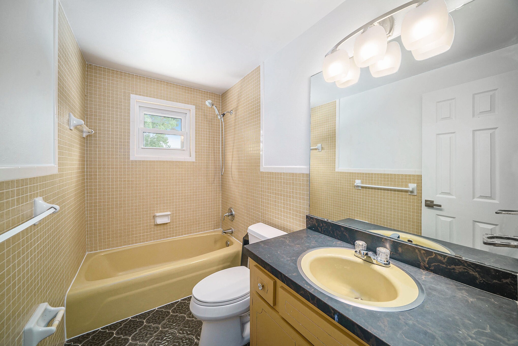 Building Photo - 4711 Travertine Dr