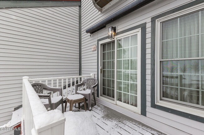 Building Photo - 158 Kaydeross Park Rd