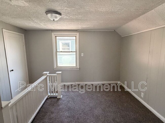 Building Photo - 10116 Outer Dr W