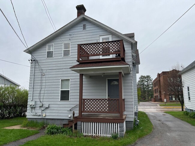 Building Photo - 105 N Polk St