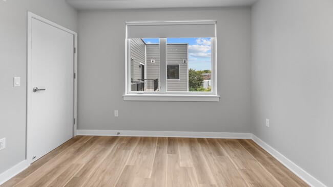 Building Photo - 475 Communipaw Ave