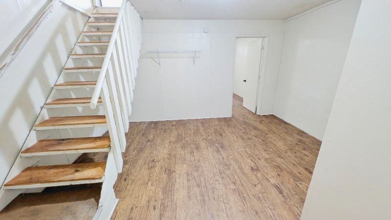 Building Photo - 533 E Graham Pl