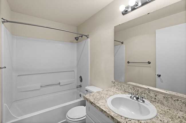 2 Bedroom 2 Bath 950 Sq Ft - Monte Vista Apartments