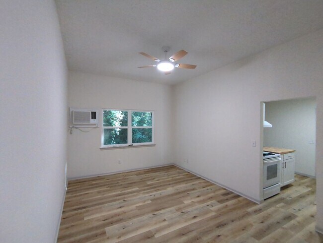 Building Photo - 3718 Fountain Ave