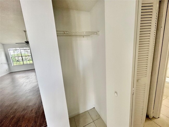 Building Photo - 6292 La Costa Dr