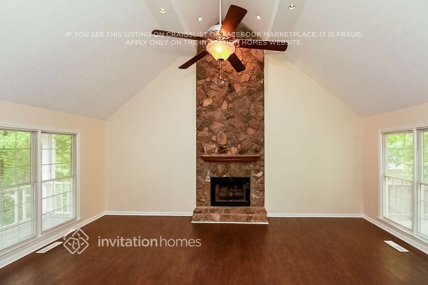 Building Photo - 223 Manchester Dr