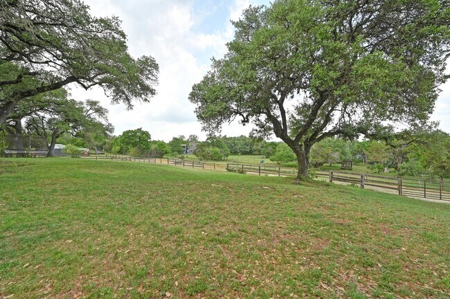 Building Photo - 9209 Rock Way Dr