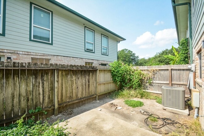 Building Photo - 1116 Murrayhill Dr