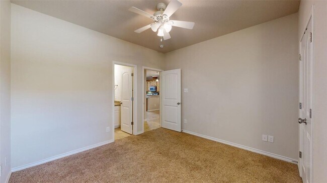 Building Photo - 3805 Silverthorne Ln