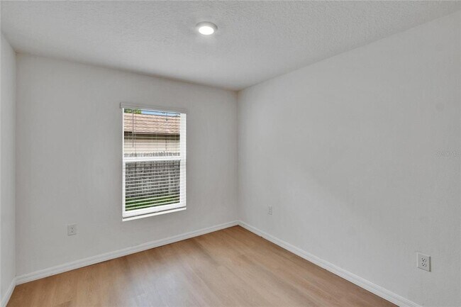 Building Photo - 10392 Sheffield Rd