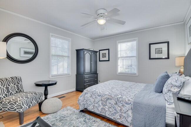 Building Photo - 2631 Oakland Ave