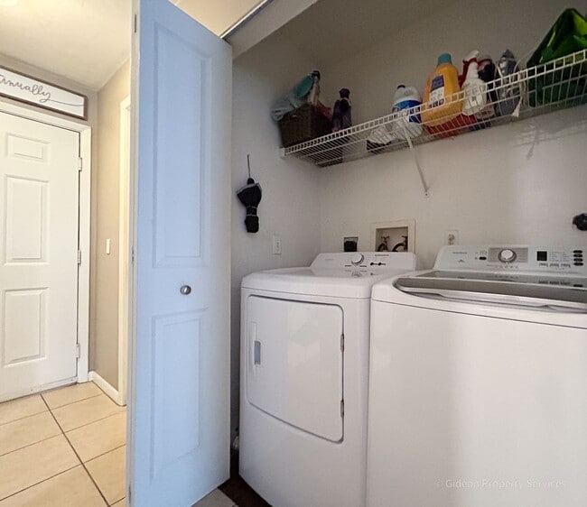 Building Photo - *3800 SW 20th Avenue - University Terrace West 206A - D