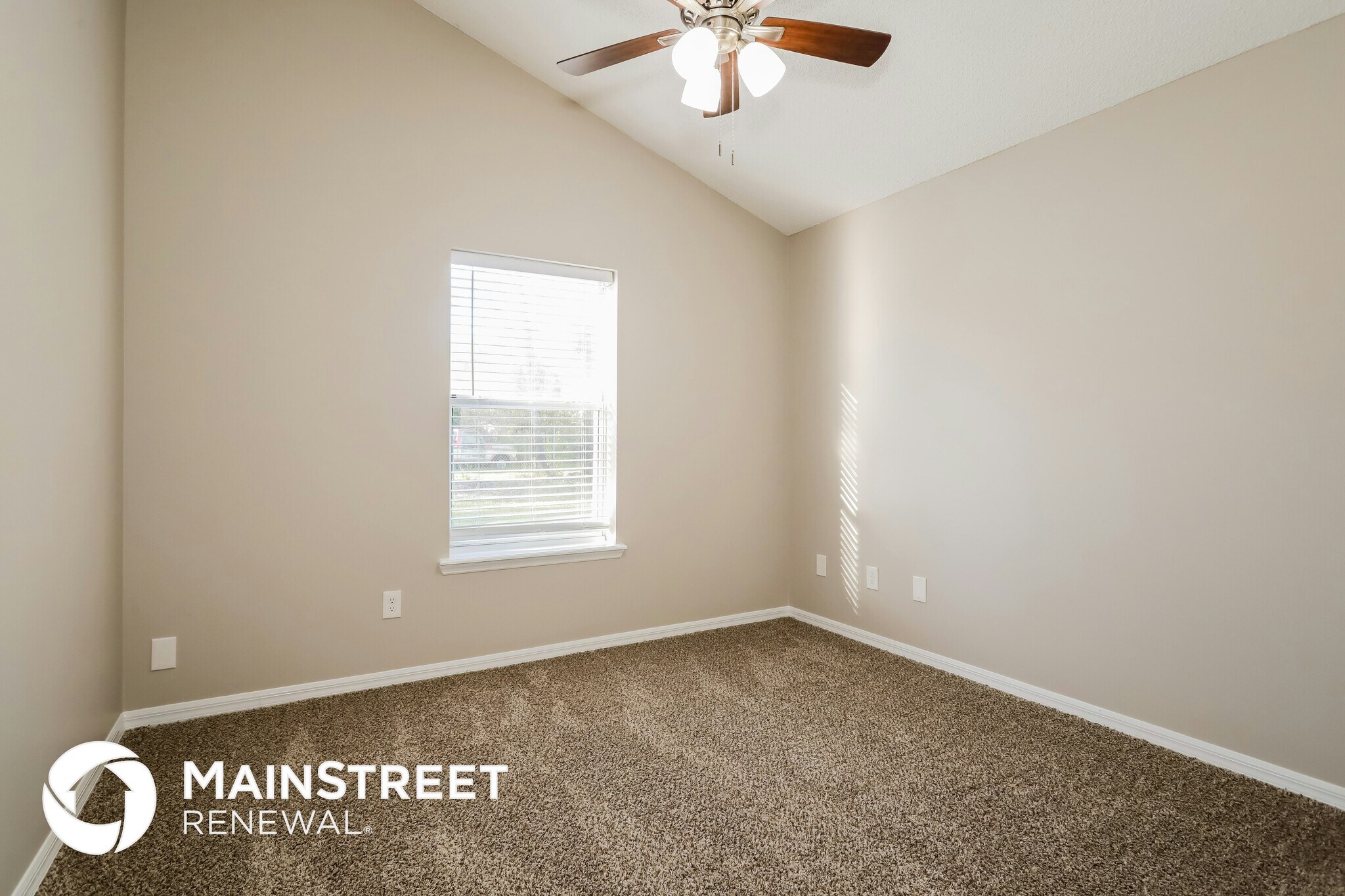 Building Photo - 7650 Dover Cliff Dr S