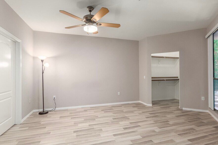 Building Photo - 1701 E Colter St