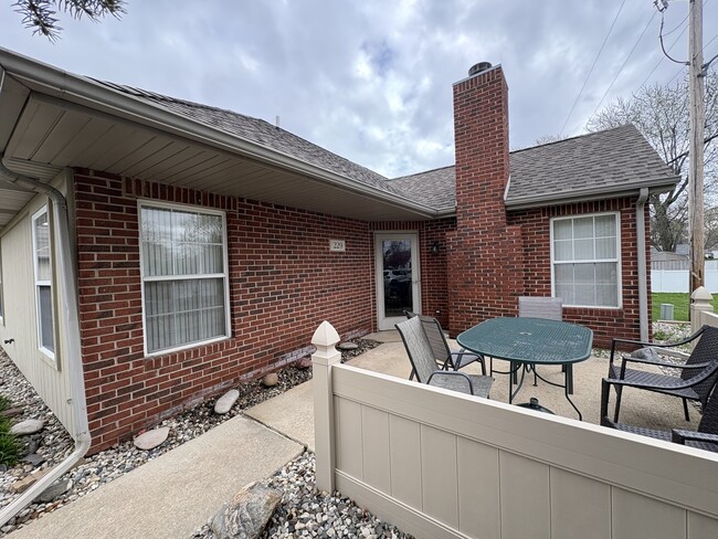 Building Photo - 229 Steeplechase Cir