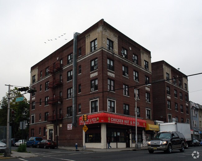 Building Photo - 160 Ellis Ave