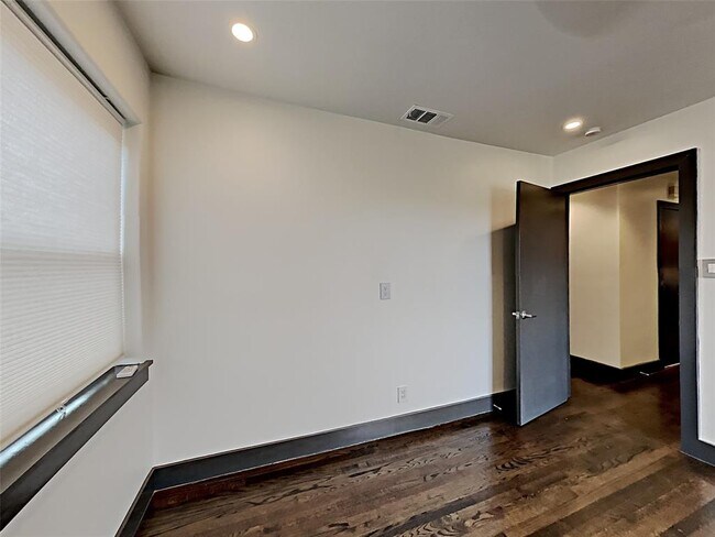 Building Photo - 2307 Cardinal Ln