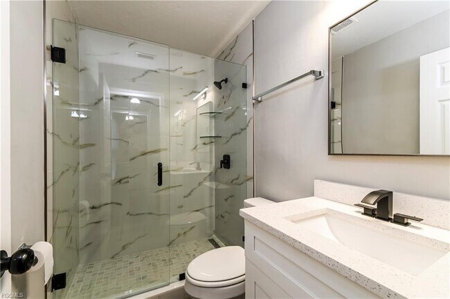 Building Photo - 1431 SE 12th St