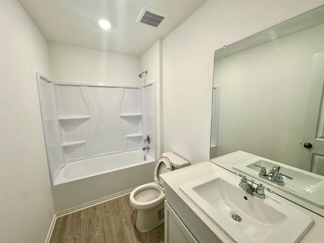 Building Photo - 228 Sormonne Lp