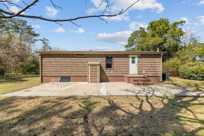 Building Photo - 100 Caviness Dr