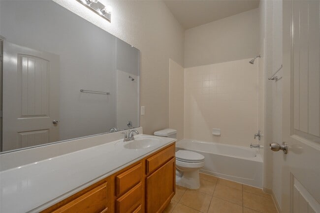 Building Photo - 12805 Shady Springs Dr